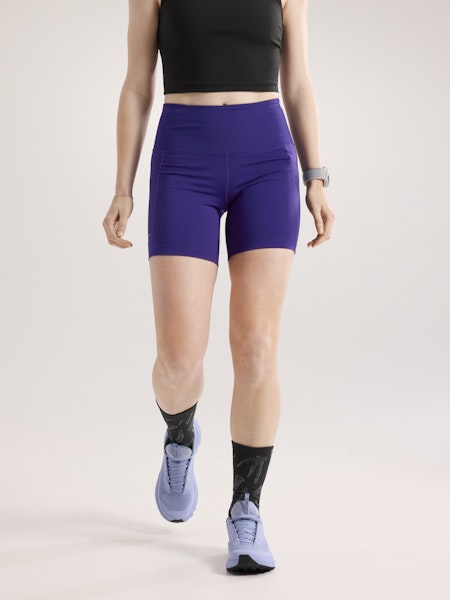 Essent High-Rise Utility Short 6″ Women